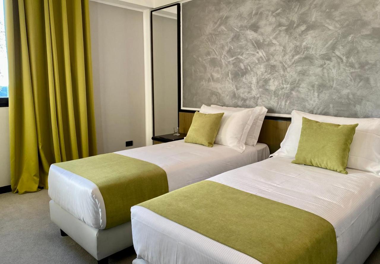 Hotel Gardenia Fiera Cermenate Экстерьер фото